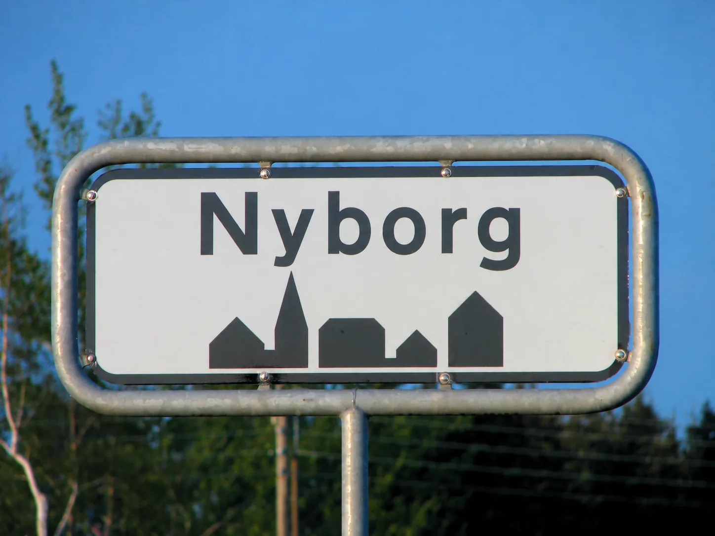 Lokalt byfoto til guiden om parkeringskontrol i Nyborg