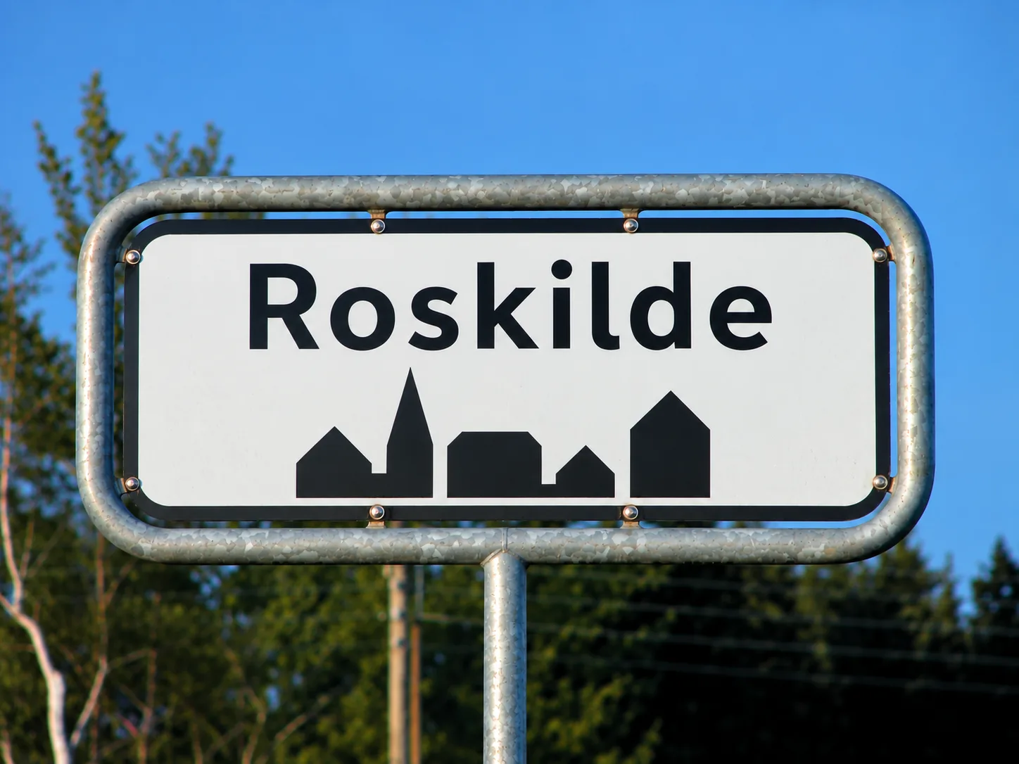Lokalt byfoto til guiden om parkeringskontrol i Roskilde