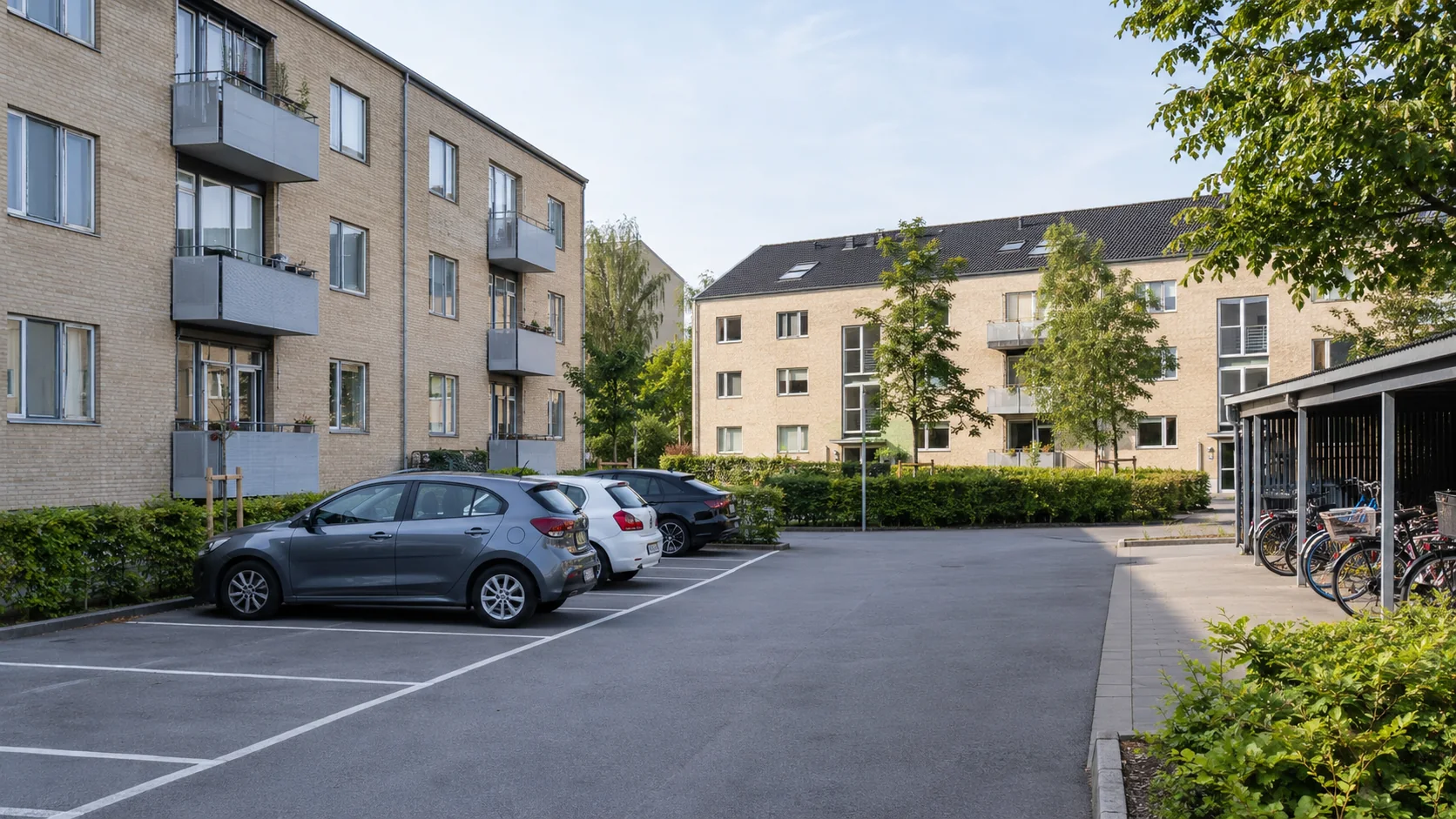 Parkering i boligforening – regler for beboere og gæster – guide til private parkeringsforhold